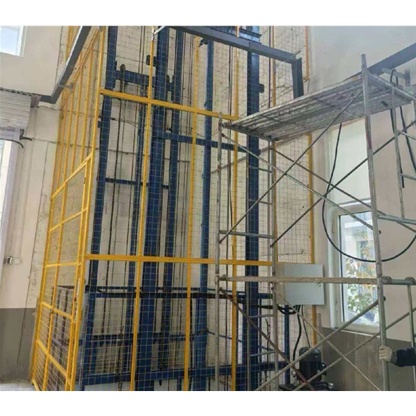 导轨式升降货梯