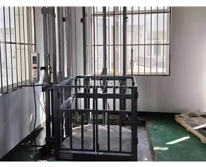 导轨式升降平台